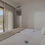 2s * Sivota (Lefkada)