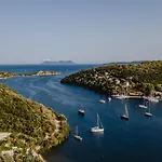 2s * Sivota (Lefkada)